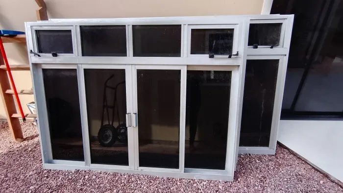 Vendo 5 Janelas e 2 basculante em alumínio