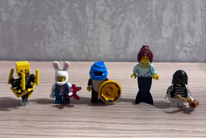 5 Minifiguras Originais LEGO Usado por 100