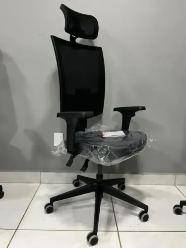 Cadeira Flash Presidente Backsytem Apoio de Cabeça Com Braços Reguláveis - Plaxmetal