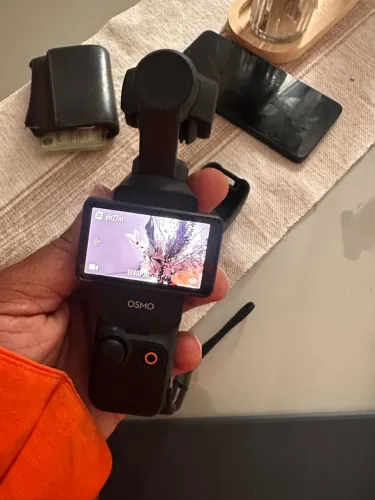 Câmera DJI Osmo Pocket 3 Creator Combo BR - DJI210B