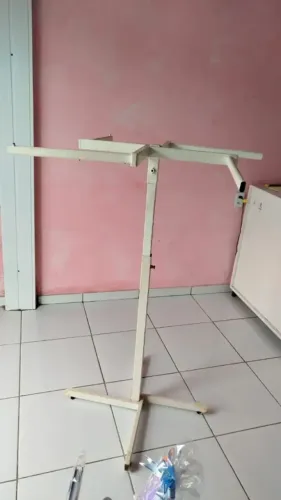 Arara Para Roupas Loja Quadrada Super Reforçada