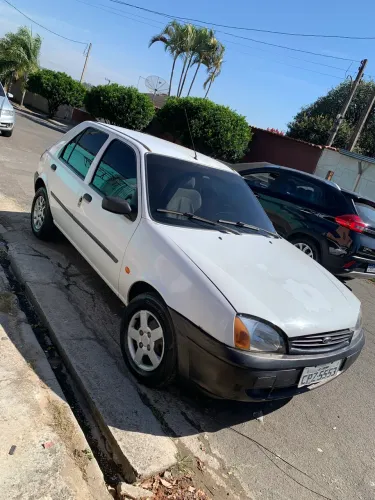 Ford Fiesta GL 1.0 3P 2000