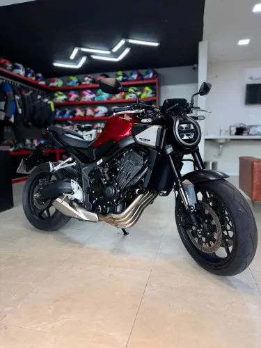 CB 650R E-CLUTCH 2026