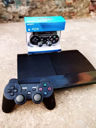 PS3 Super Slim + 40 jogos