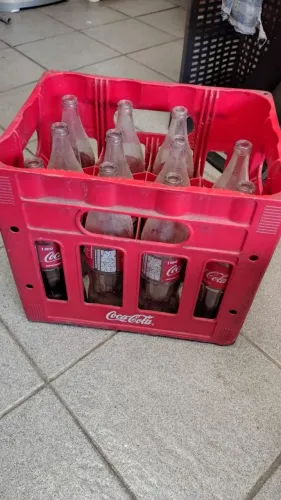 Caixa coco cola de 1 litro