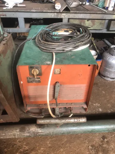 Máquina de soldagem 430 Amperes