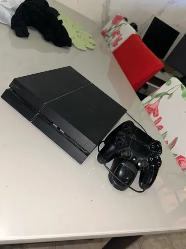 Ps4 fat bem conservado !