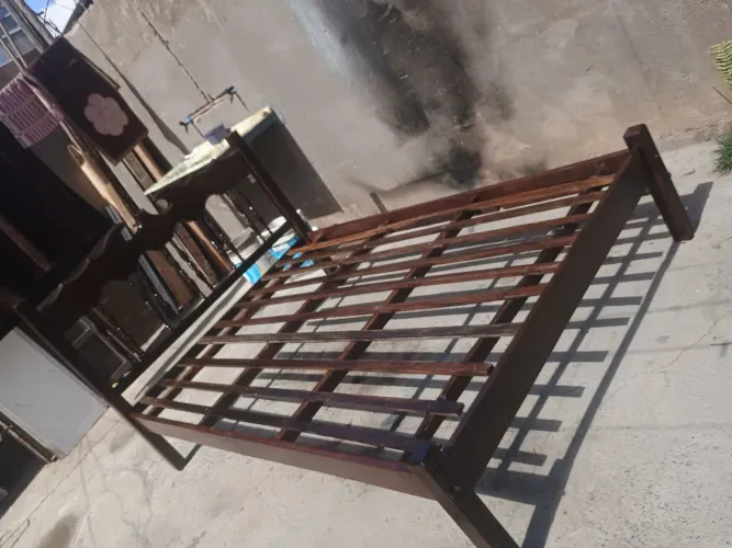 Vendo cama de casal 