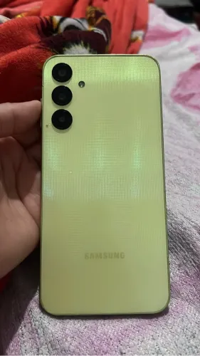 Vendo Celular A25 500$