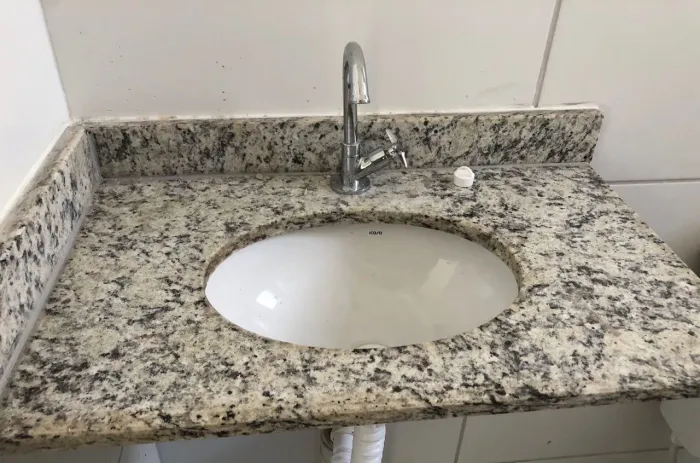 Vende-se pia de granito para banheiro