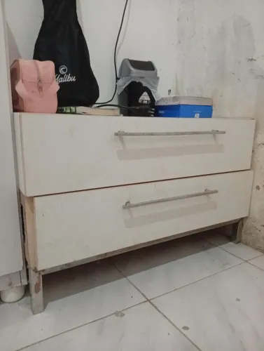 Móvel/criado mudo 