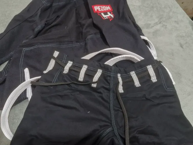 Vende-se kimono de Jiu-jitsu A1