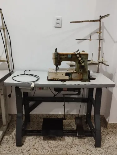 Máquina de costura industrial Galoneira Kansai