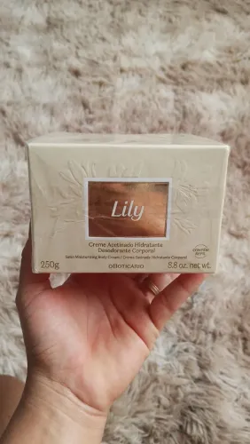 CREME LILY
