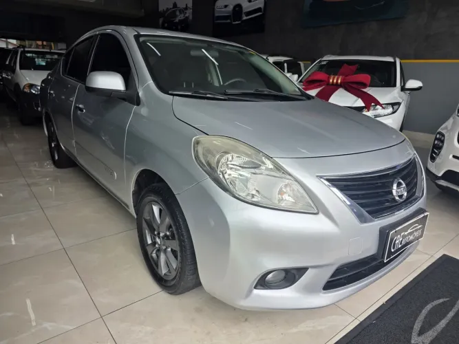 Nissan Versa SL 1.6 16V Flexstart 4P Mec. 2013