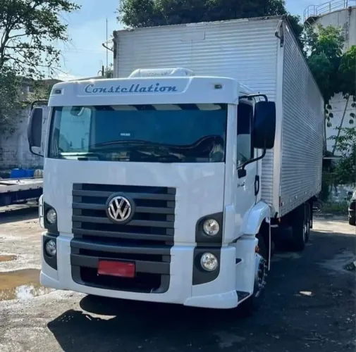 VW.24.250 BAÚ SECO ANO 2011