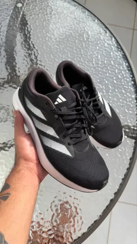 tênis adidas