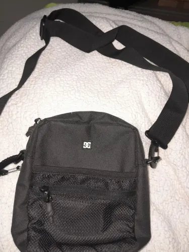 Shoulder Bag Preta da marca DC Shoes, modelo Starcher 2