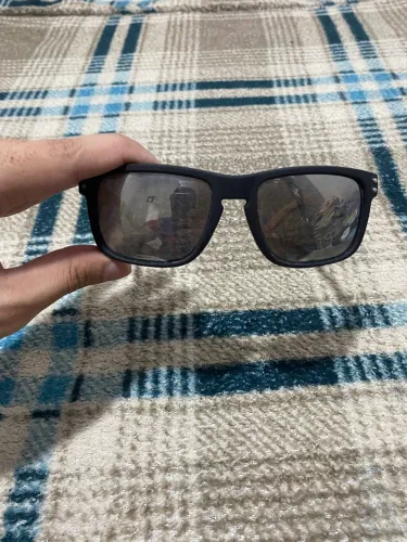 Óculos de Sol Oakley com Hastes em Madeira - Semi Novo