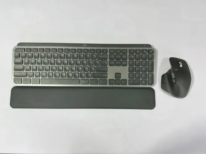 Combo Teclado e Mouse Sem Fio MX Keys S com Apoio para as Mãos - Grafite - Usado