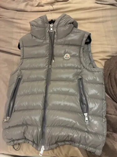 Colete Moncler Cinza com Capuz XL- Excelente Estado