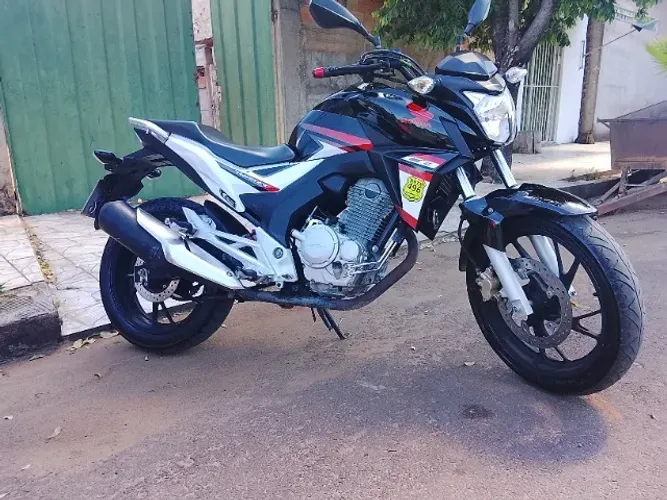 Vende-se Twister 250 cc ano 2017