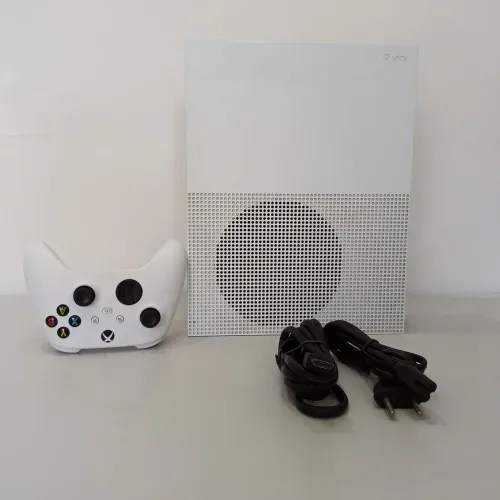 Vendo Console Microsoft Xbox One S 500Gb Semi novo 