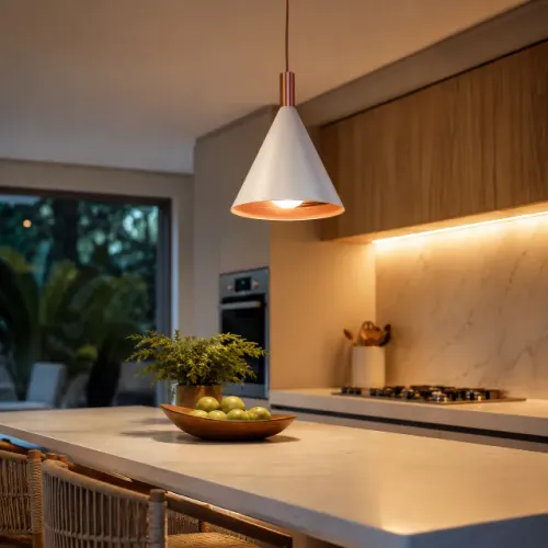 Luminária Pendente Branca e Cobre Moderna para Cozinha Bancada