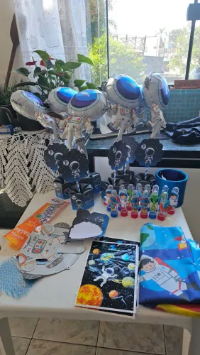Decoracao de aniversário tema astronauta usado