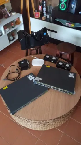 2x SWITCH cisco Catalyst 2960 48p Full POE + brindes TUDO POR 220 reais