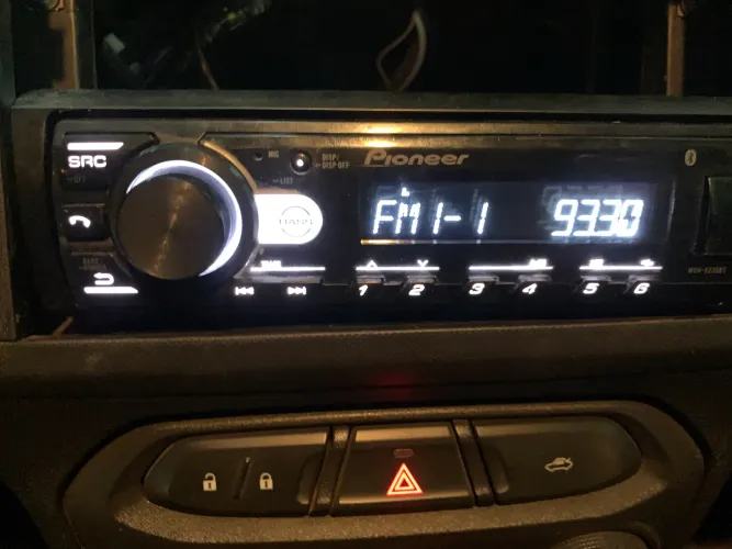 Rádio Pioneer / controle Red line