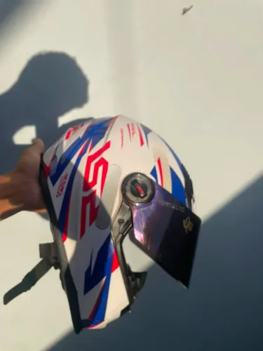 Vende-se capacete ls2