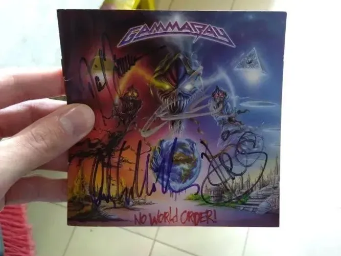 Gamma Ray autografado 