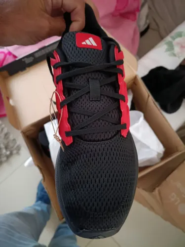Tênis Adidas original novo na caixa N°40