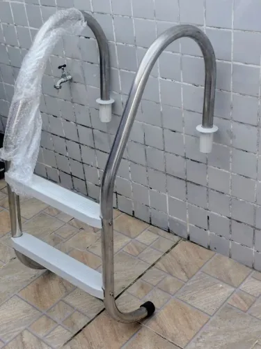 Escada para piscina