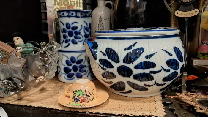 Duas peças antigas em Porcelana Azul e Branca de Monte Sião