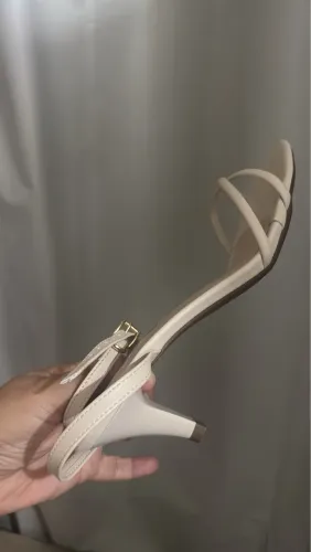 Vendo sandália sapatinho de luxo Tm 36 