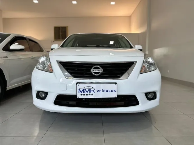 Nissan Versa SL 1.6 16V Flex Fuel 4P Mec. 2014