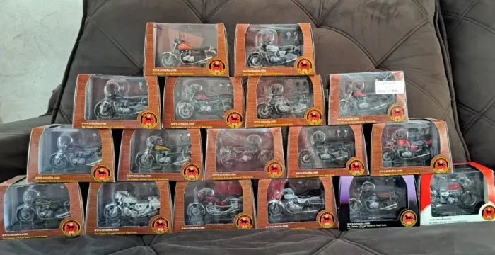 Coleção 17 modelos Kawasaki e Honda Marusan Tetsuba 1:18 - Miniaturas incríveis