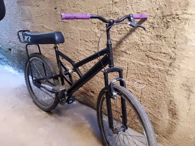 Bicicleta com suspensão