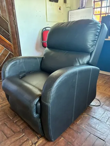 POLTRONA DO PAPAI COM CONTROLE REMOTO