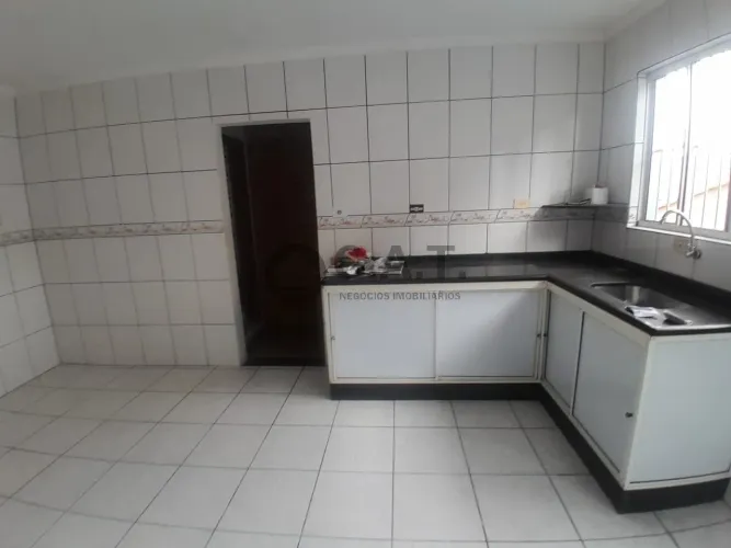 Aluguel de Casa na Vila Carvalho, Sorocaba-SP: 2 Quartos, 2 Salas, 1 Banheiro, 2 Vagas de