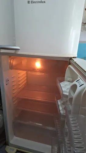 Geladeira funcionando tudo