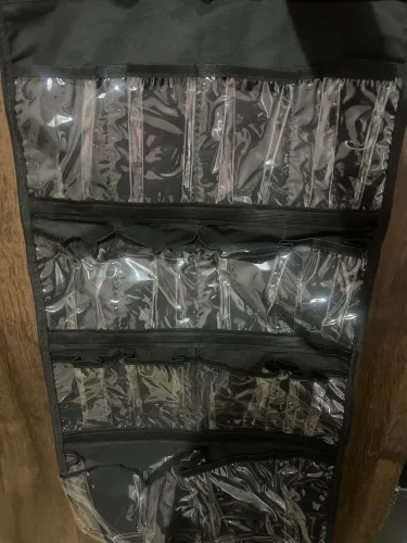 Sapateira para alojamentos militares