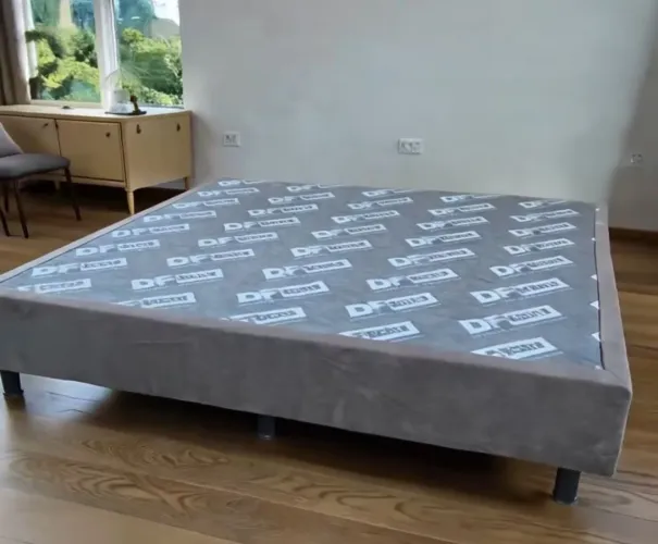 Cama Box base casal semi Nova.Entrego