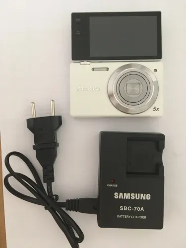 Câmera Digital Sony cyber shot Samsung 3D MV800 - display 180 - touch