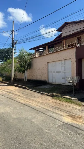 Vende-se cada colonial 