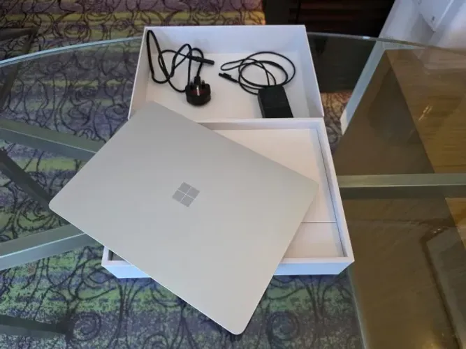Microsoft Surface Laptop 7 Copilot+ PC | Snapdragon X Elite | 16GB RAM | 512GB SSD