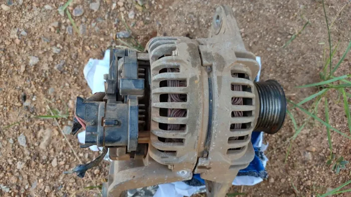 Vende-se um alternador 24w 110am