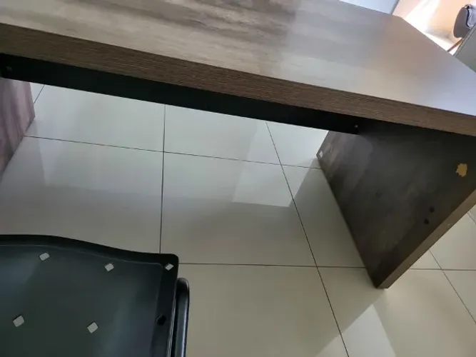 Mesa Executiva Artany + Armário com Chave - Escritório